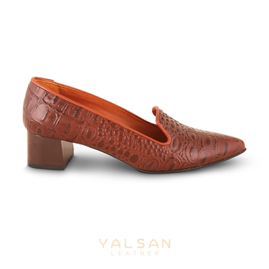 brown crocodile texture leather heels with block heel and pointed toe for elegant wear