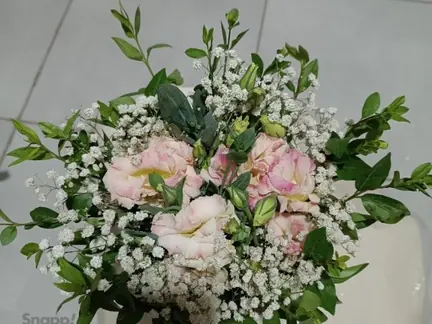 باکس گل لوسینتوس و عروس