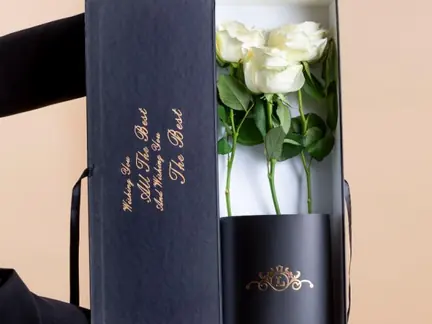 باکس گل ۳ شاخه رز سفید