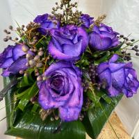 دسته گل رز بنفش