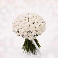 دسته گل رز هلندی سفید تزئین شده