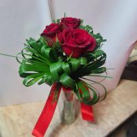 دسته گل رز ۳ شاخه