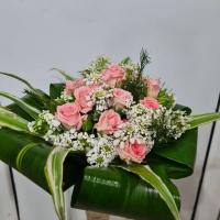 دسته گل رز مینیاتوری صورتی آماده