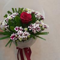 دسته گل داودی دیزاین شده