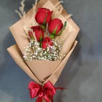 دسته گل رز هفت شاخه