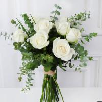دسته گل رز سفید یک دسته