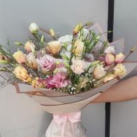 دسته گل لیسیانتوس سفید صورتی 15 شاخه