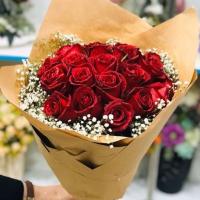 دسته گل رز.