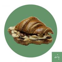 کروسان کره بادام زمینی و موز